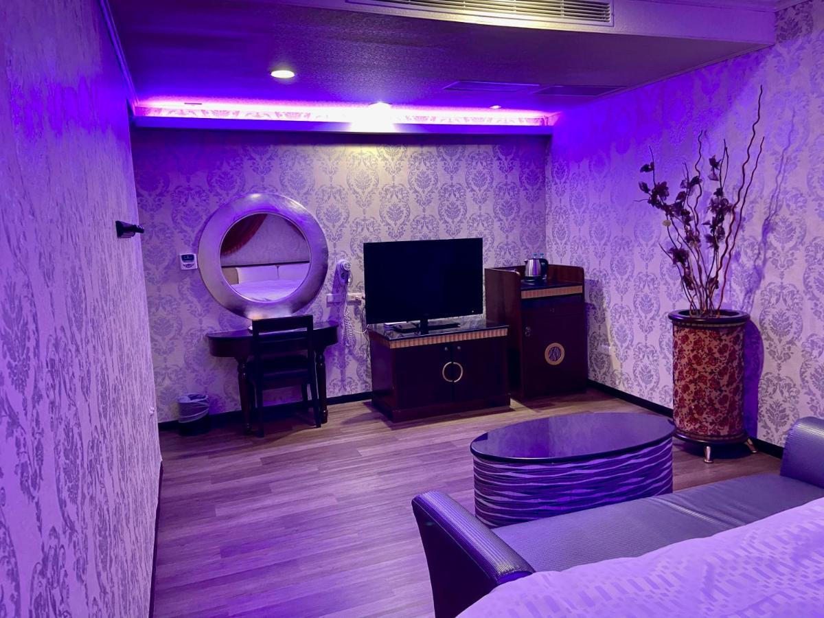 Huang Xing Motel Pingtung Exteriör bild